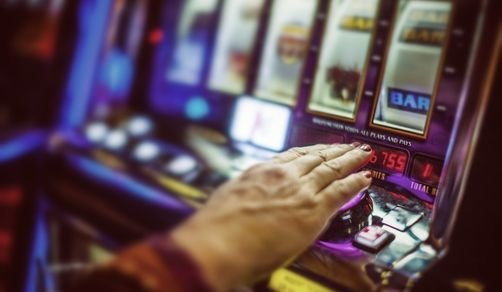 From Reels to Riches: Casino Delights at Botak123